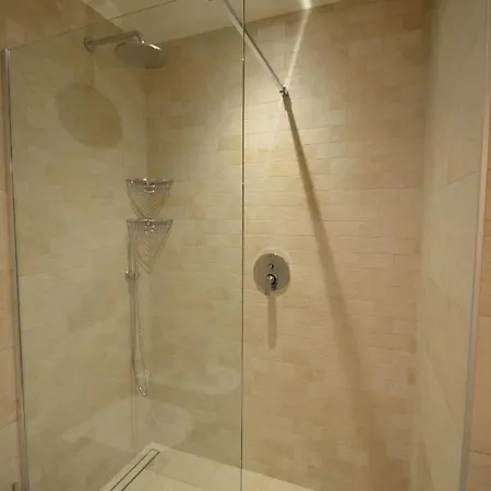 Le Terrazze, Via Selvalunga 1, * Стреза